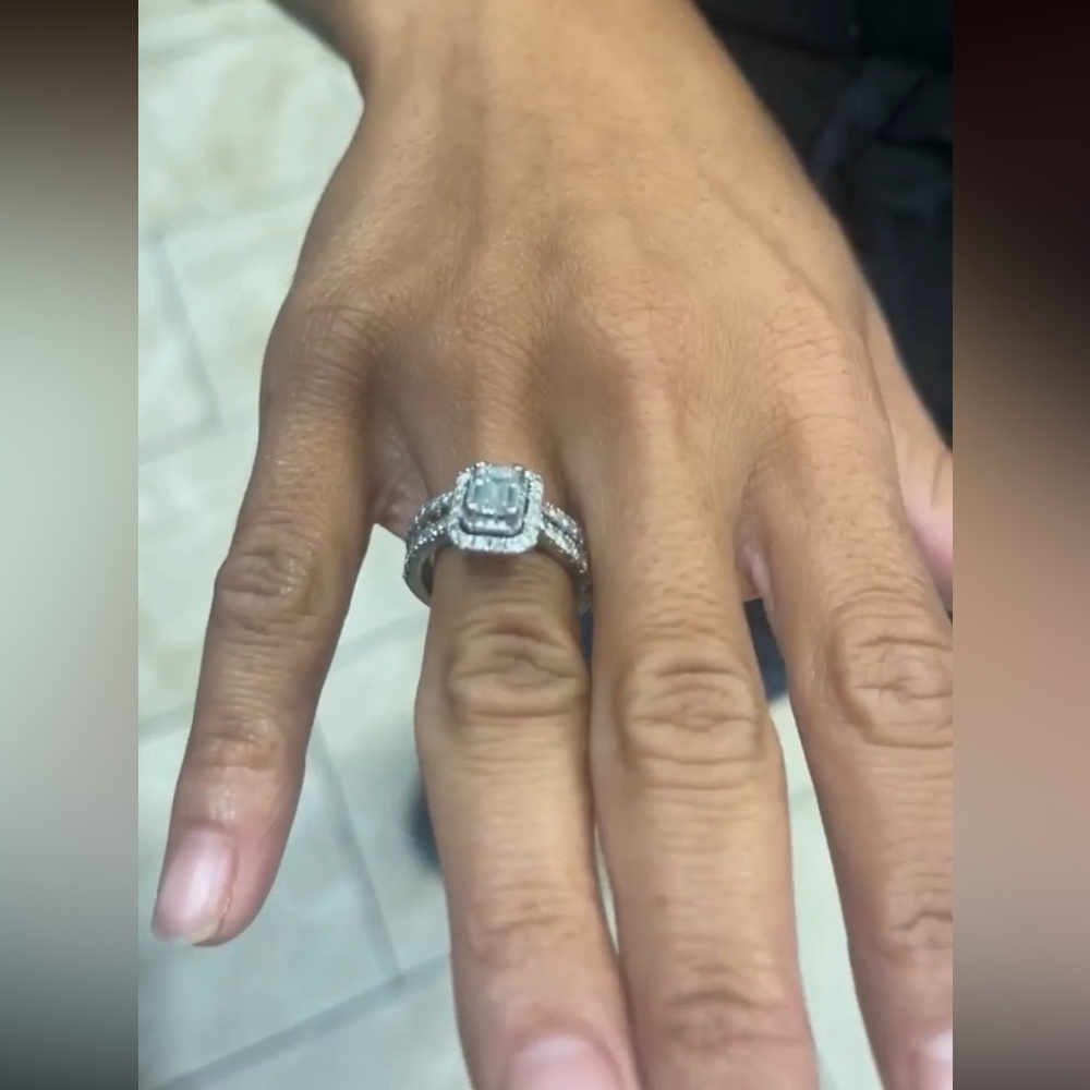 Engagement Ring “Vera Wang Collection”